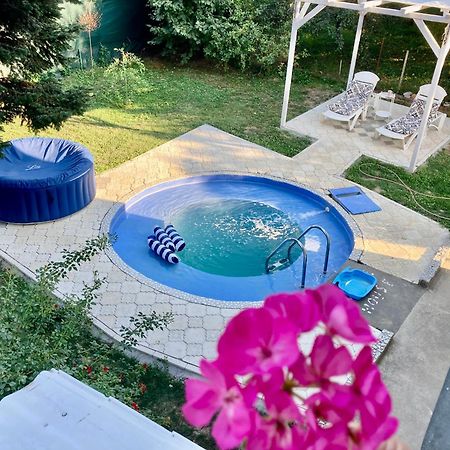 White House With Sauna And Jacuzzi Novi Sad Exterior foto