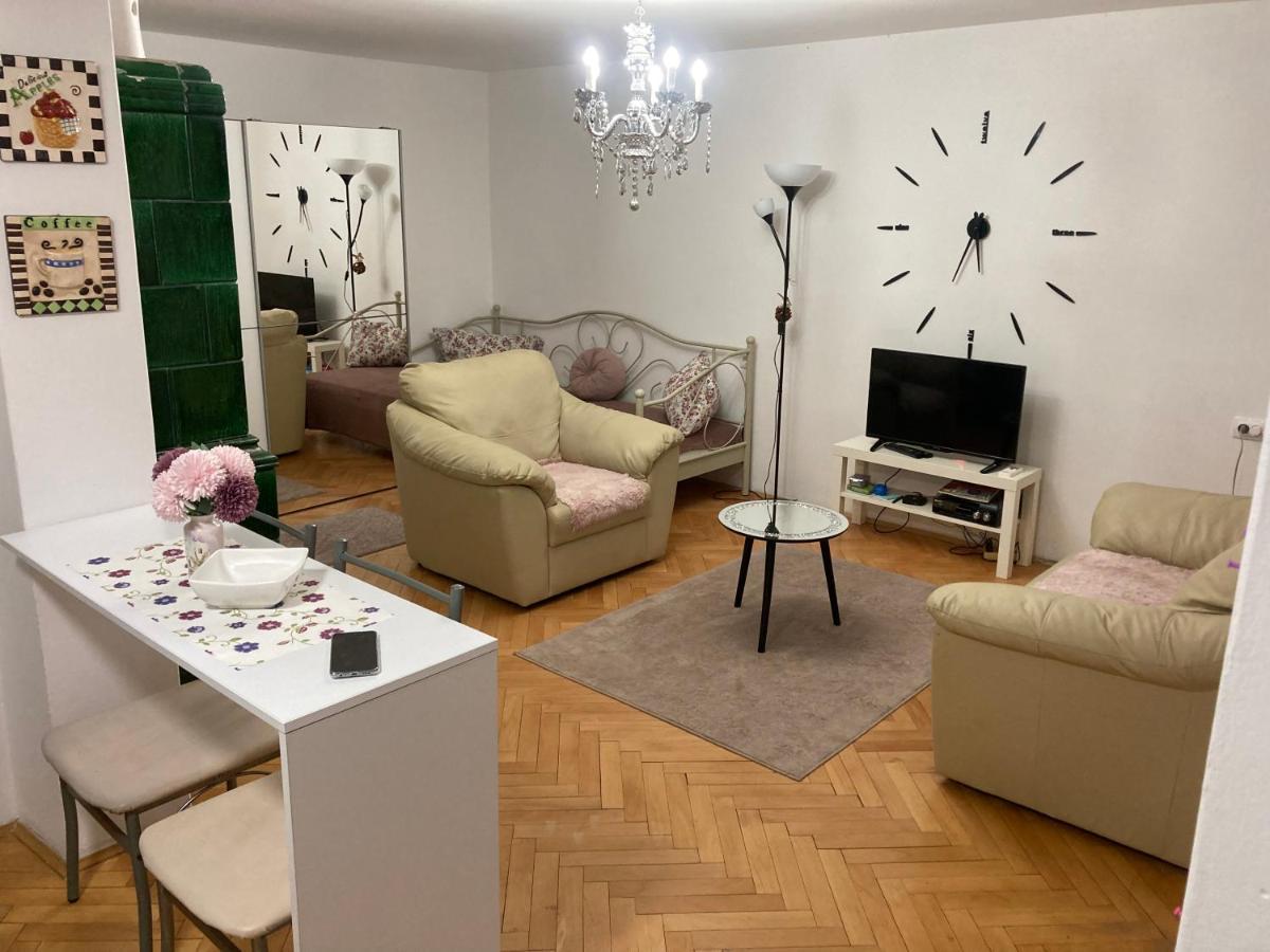 White House With Sauna And Jacuzzi Novi Sad Exterior foto