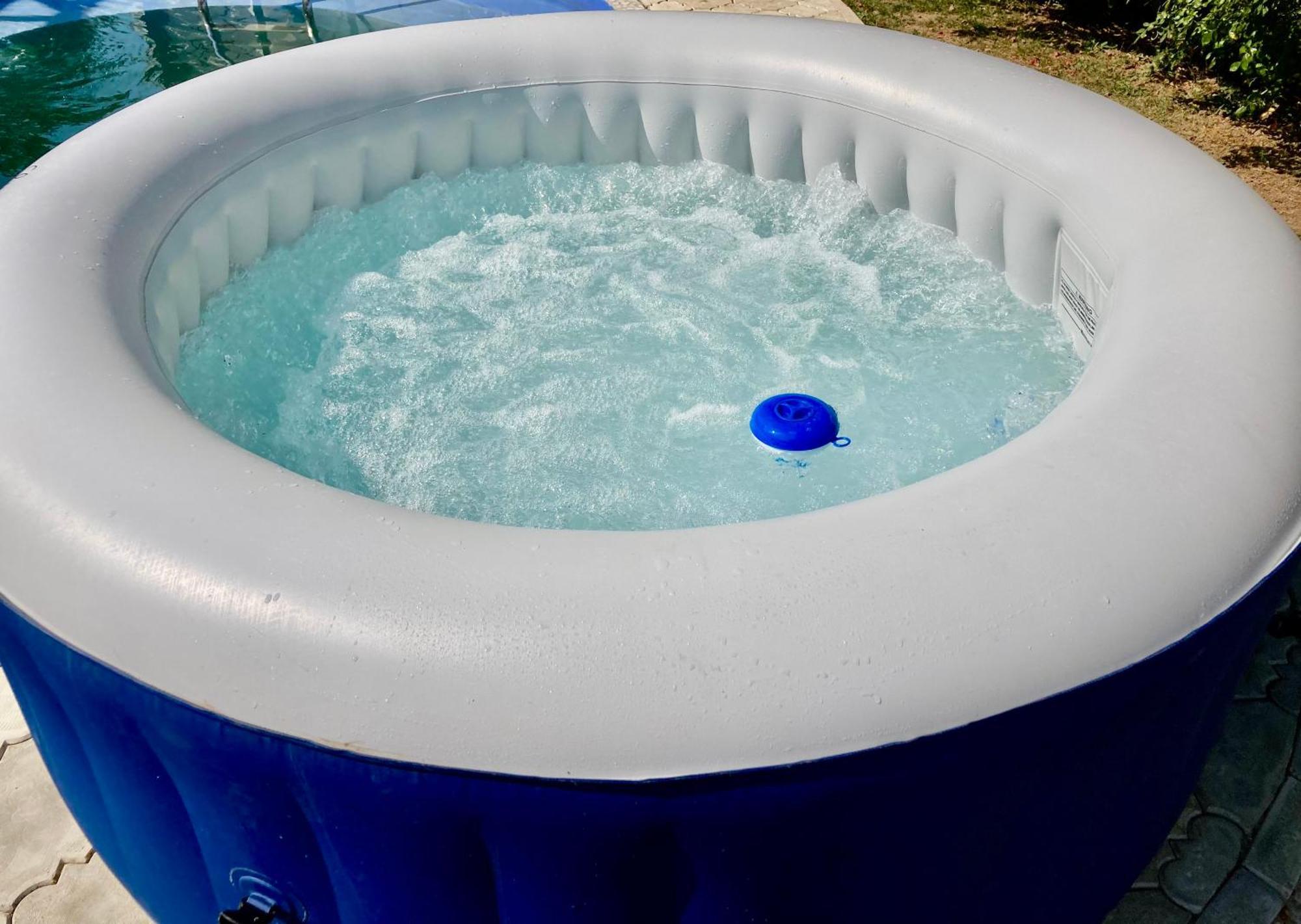 White House With Sauna And Jacuzzi Novi Sad Exterior foto