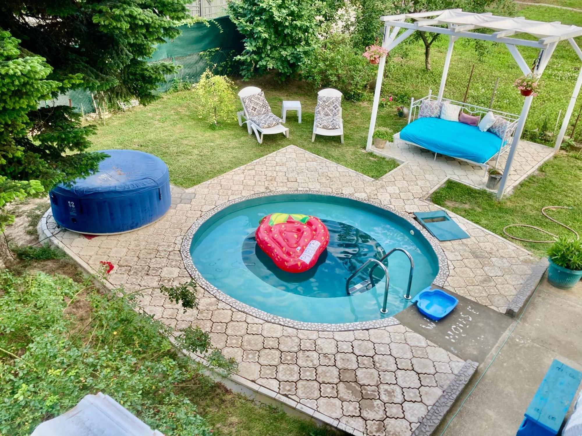 White House With Sauna And Jacuzzi Novi Sad Exterior foto