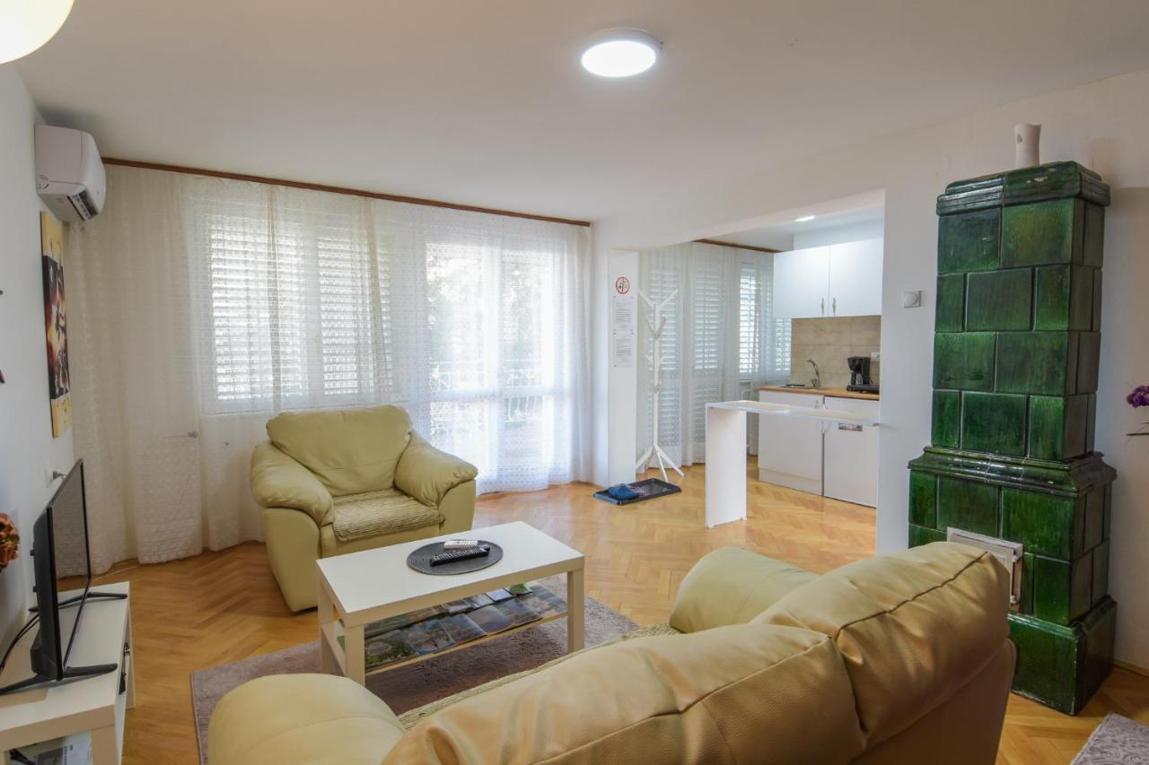 White House With Sauna And Jacuzzi Novi Sad Exterior foto